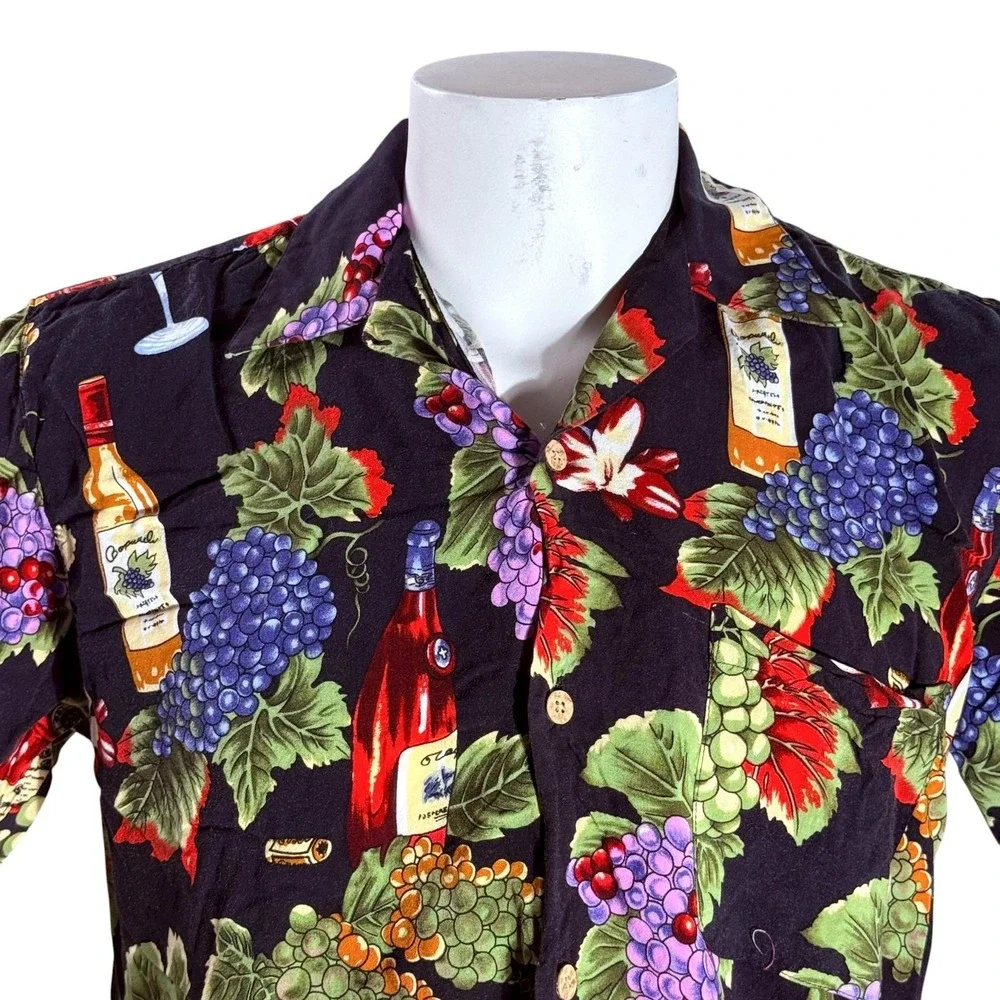 Island Collection Hawaiian Aloha Shirt Small Cocktails Grapes‎ Floral